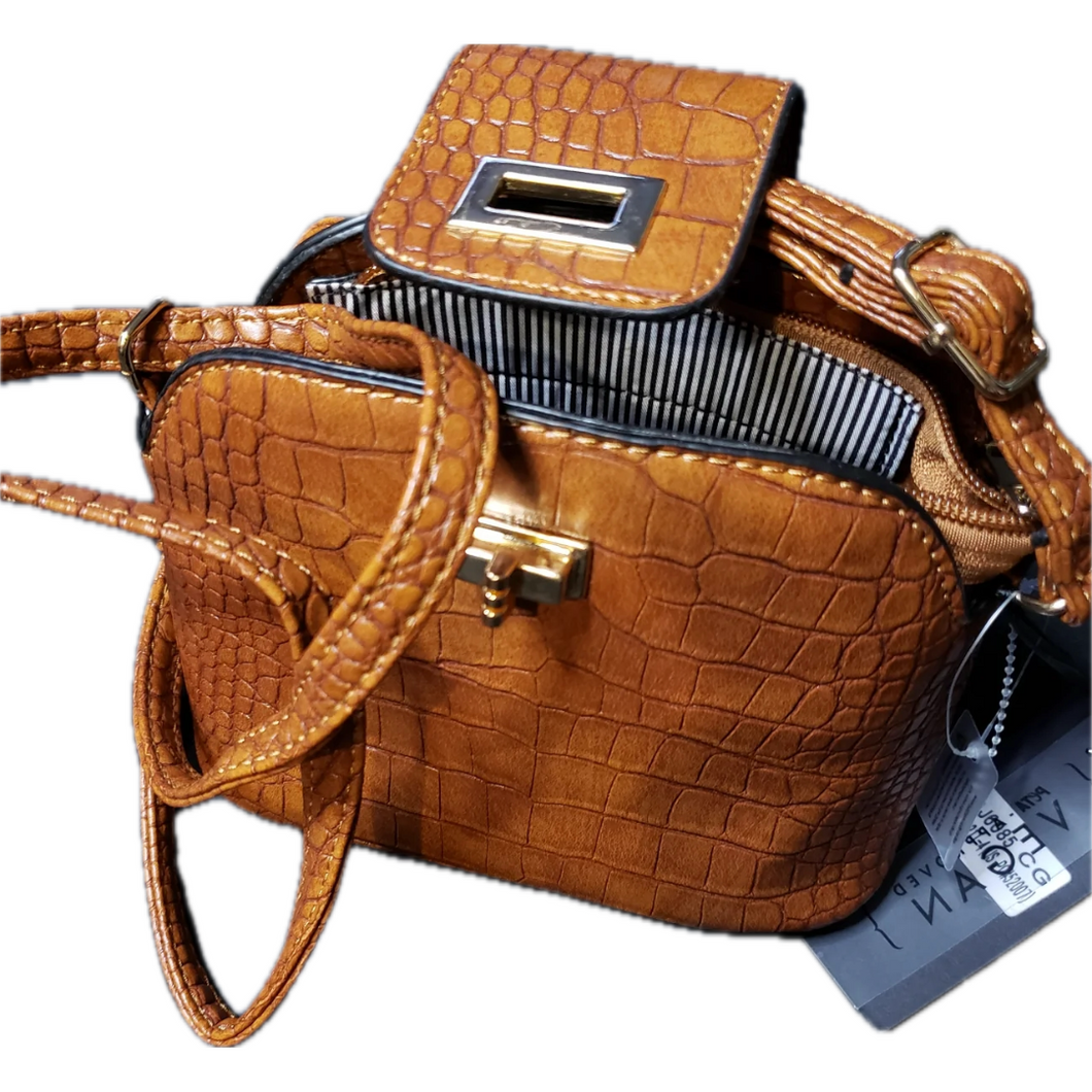 New Small Brown Purse With Zipper (NEW)