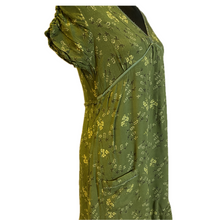 Load image into Gallery viewer, Green Floral Print Short Sleeve Dress (NEW)
