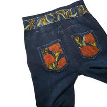 Load image into Gallery viewer, Navy Blue Leggings W/ Flower Print (NEW)
