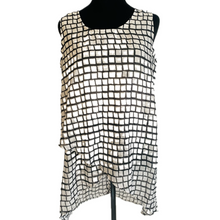Load image into Gallery viewer, Kate &amp; Mallory White And Black High Low Blouse (NEW)

