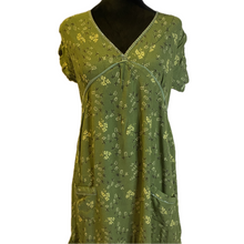 Load image into Gallery viewer, Green Floral Print Short Sleeve Dress (NEW)
