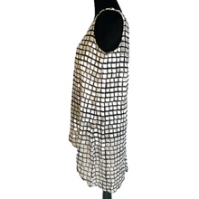 Load image into Gallery viewer, Kate &amp; Mallory White And Black High Low Blouse (NEW)
